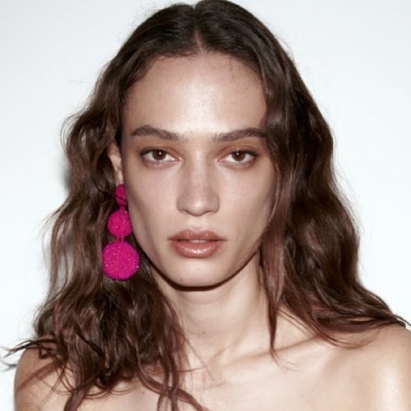 NWT. Zara Fuchsia Long Metal Earrings with Colored Beads. - Picture 2 of 7